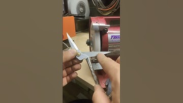 Sharpening fabric scissors #Sharpener #Shorts ￼