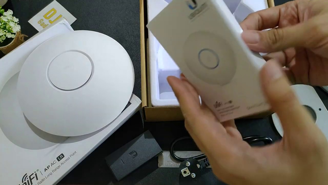 Wireless Router jangkauan terbaik? Unboxing Ubiquity Unifi AP AC LR