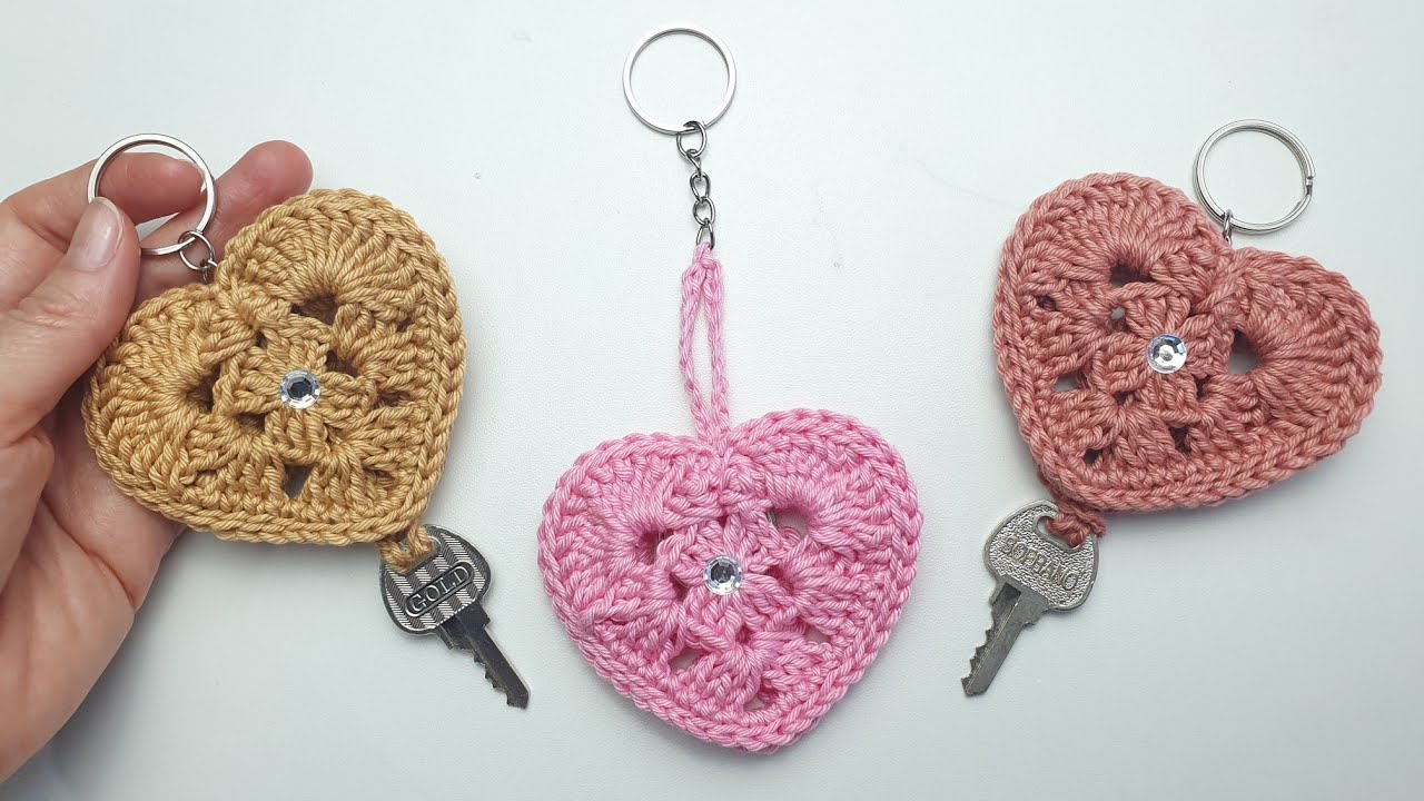 ESCONDE CHAVE DE CROCHÊ CORAÇÃO SEM COSTURA