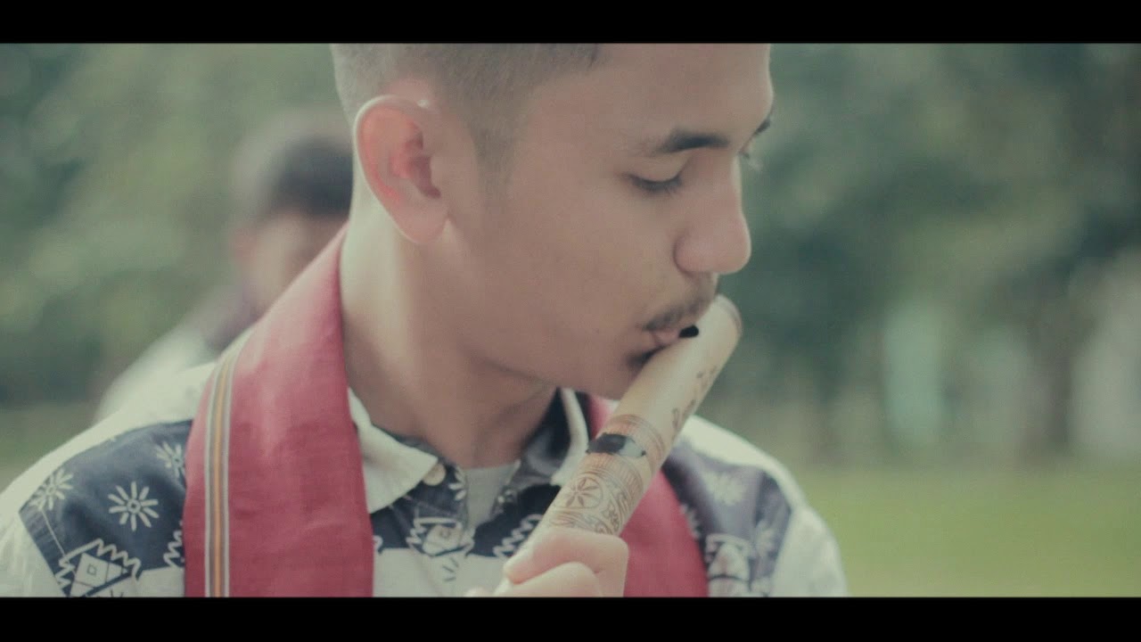 Medley of Christmas Songs with Toba Ethnic Music by Roland Tobing and Friends