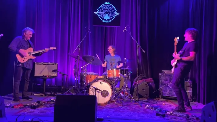 Fred Frith Trio with Jason Hoops on bass and Jorda...