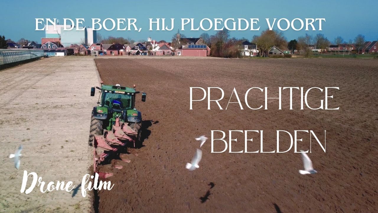 Boer aan het ploegen in Uithuizermeeden