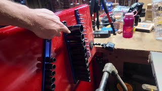 Testing the magnets on Workpro Magnetic Organizers