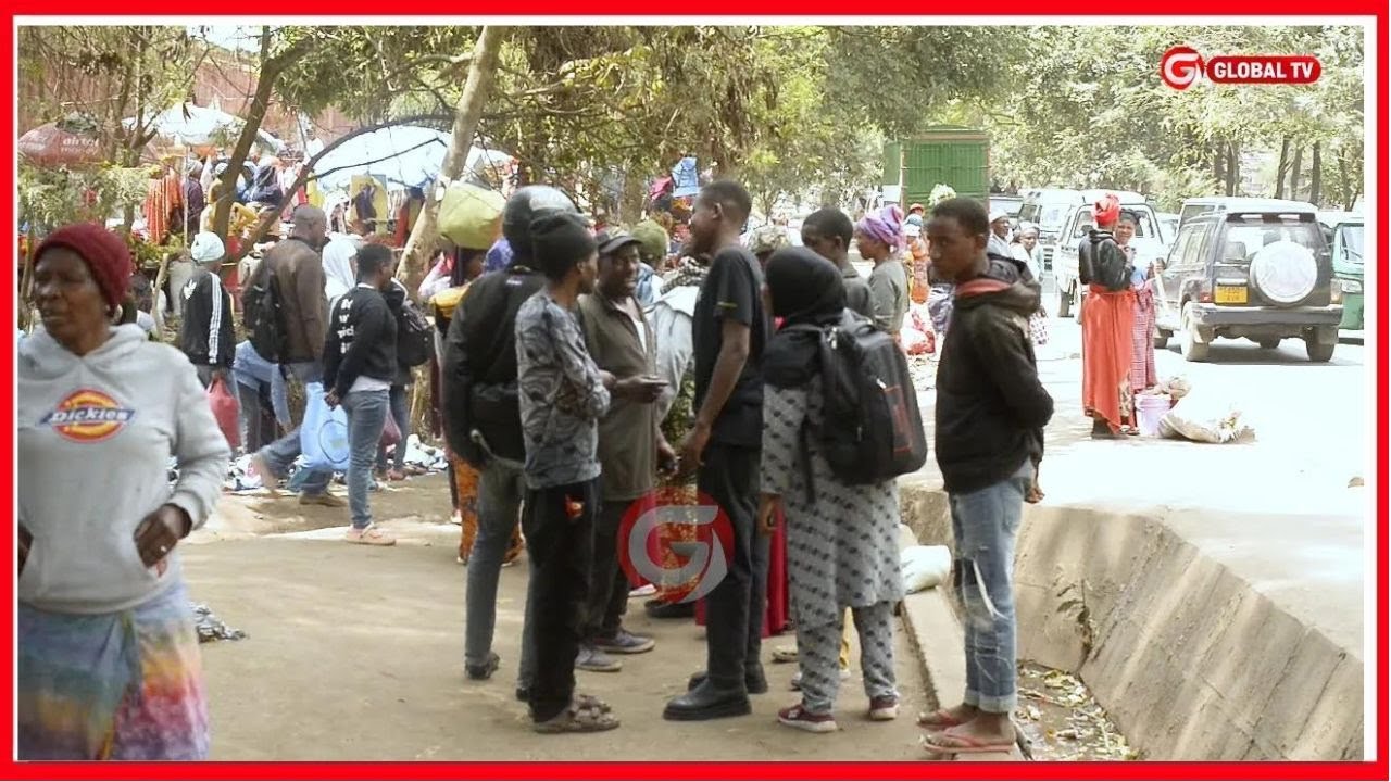 KIJANA ACHOMWA KISU MCHANA KWEUPE SOKONI ARUSHA -WANANCHI WACHARUKA -POLISI WAINGILIA KATI KUNUSURU