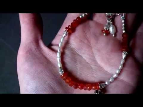 Браслет с сердоликом и жемчугом