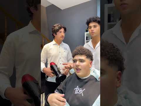 الزبون الى اتخانق فى المحل بسبب الويفى طاطا الحلاق