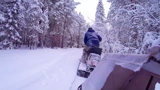 картинка: Гоняем на снегоходе Буран по тайге #будниолега #снегоход #буран
