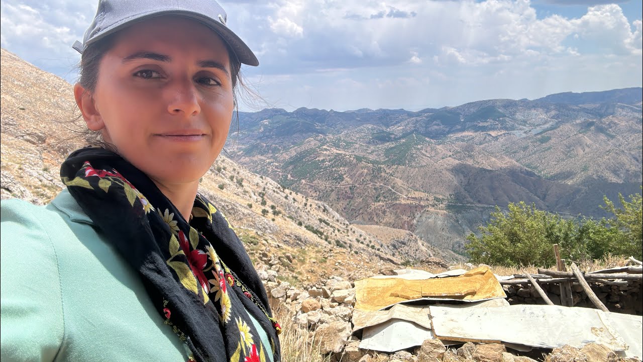 Этот человек живет один в горах \ Highland Life \ Животноводство