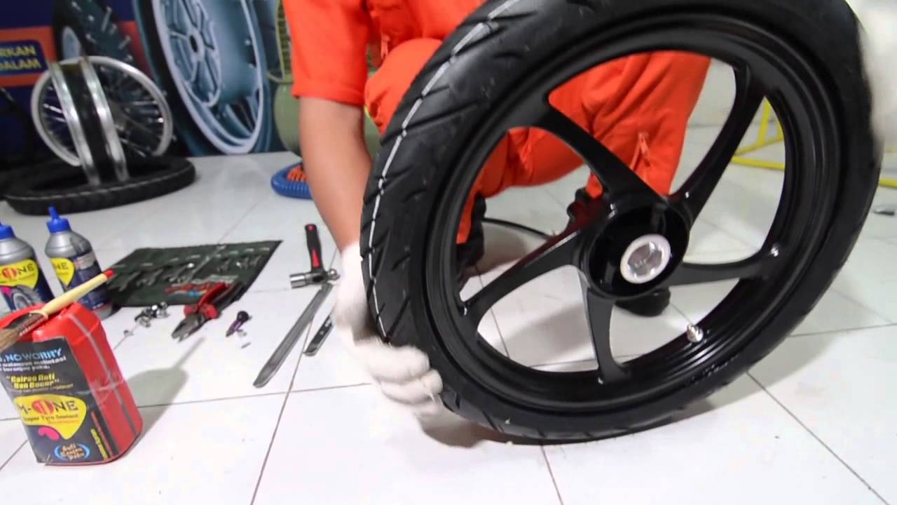 M One Pemasangan Velg Racing Ban Tubeless YouTube