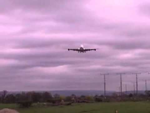 Emirates A380-800 on EK017 Dubai Itnal Apt - Manchester Itnal Apt @ Manchester Airport - YouTube