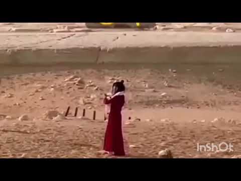 بنت ماسونية تحيي عبادة الشمس أمام الأهرامات في مصر لكن جنود الله منعوها