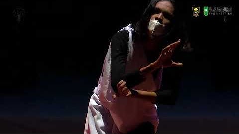 Puisi "Walau"karya Sutardji Calzoum Bachri dalam helat Festival Sutardji Calzoum Bachri