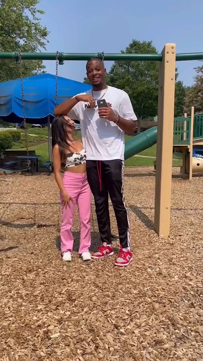 Stand next to a 4’11 girl! #shorts