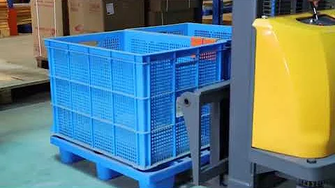 Xilin 118" Economic Semi Electric Stacker with Fixed Legs & Adj. Forks 3300lbs Cap CDD15BE