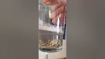 ¿Se puede lavar el oro de 14 quilates con agua y jabón?