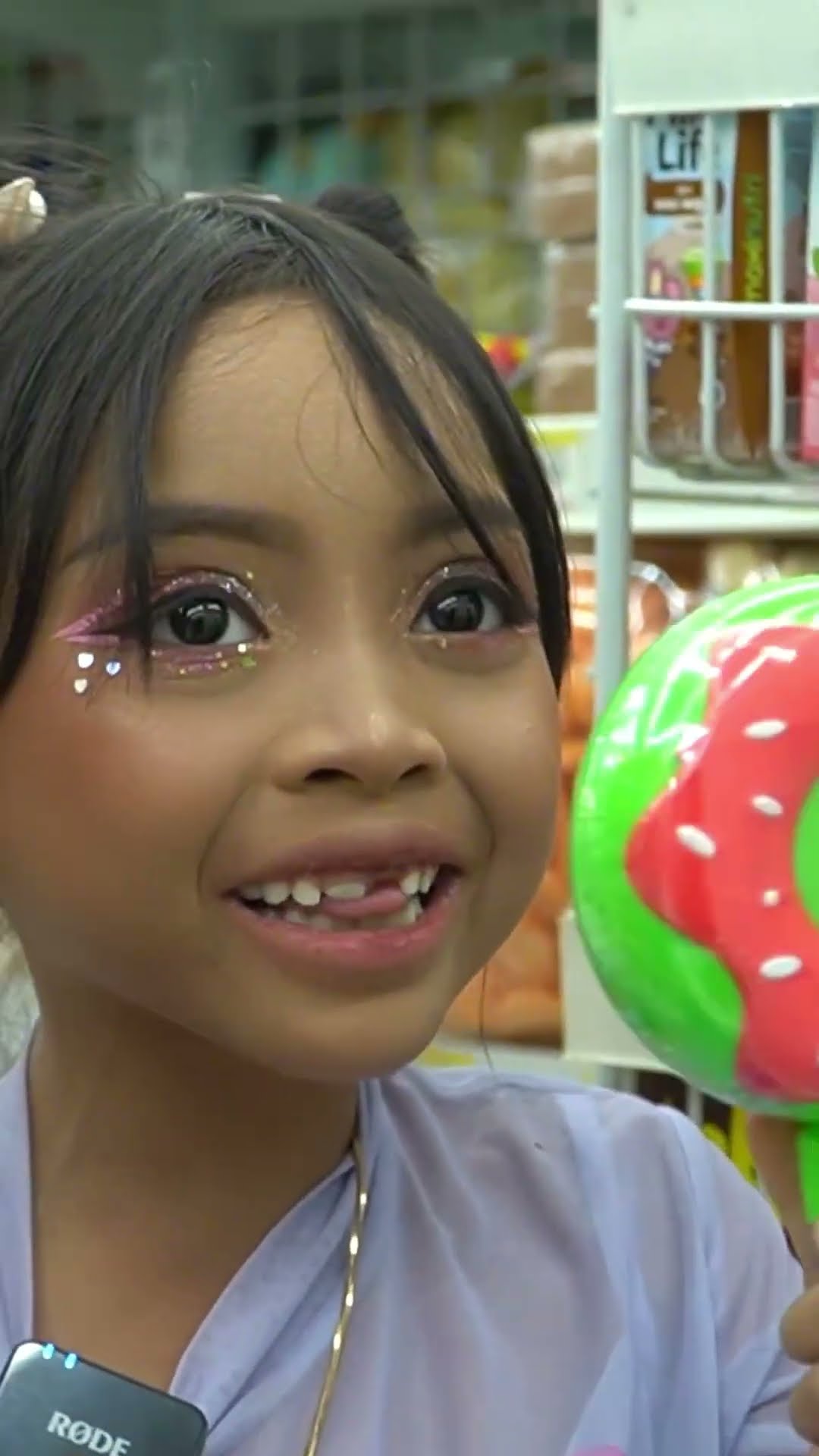 LEIKA DAPET CHALLENGE BORONG WIGGLY JELLY, TAPI MALAH REBUTAN SAMA GONDRONG #leika #shorts
