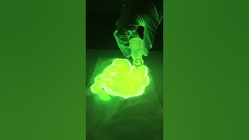 I love this reaction so much #Chemiluminescence #LightSticks #DollarTree