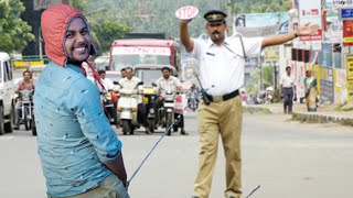 बीच सड़क पर पेशाब।। Daroga Gappu का नाटक