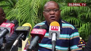 Viongozi Vyama Visivyo na Wabunge Bungeni Wamtunishia Misuli Jaji Mutungi Viongozi Vyama Visivyo na Wabunge Bungeni Wamtunishia Misuli Jaji Mutungi