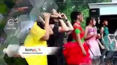 Payung Hitam | SHERLY KDI | OM ADELLA. LIve Tanah Merah Bangkalan