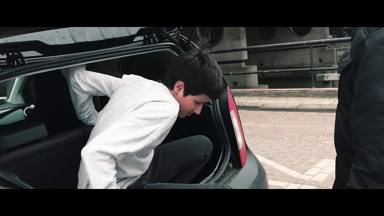 Iedereen krijgt klappen - YouTube