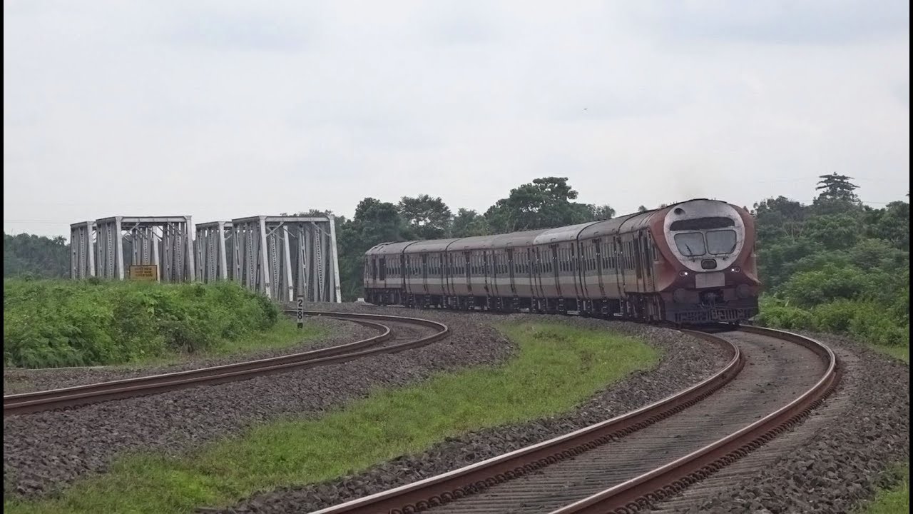 75722/Haldibari (HDB) to Siliguri Junction (SGUJ) DEMU Passenger Train