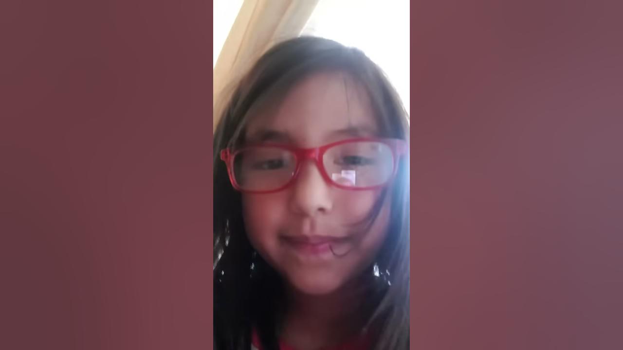 Hola me presentó YouTube