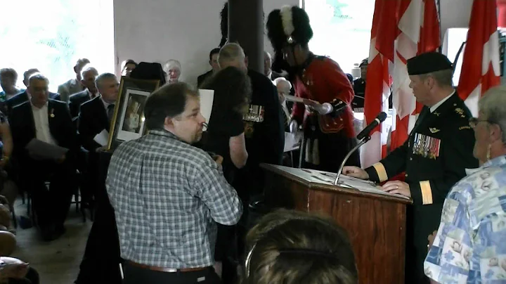 Len Grummet receives Queen's Jubilee Medal