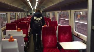 ロンドン旅行| ロンドン駅 | キングスクロス駅 | ハリーポッターの駅   British tram in London station king's cross