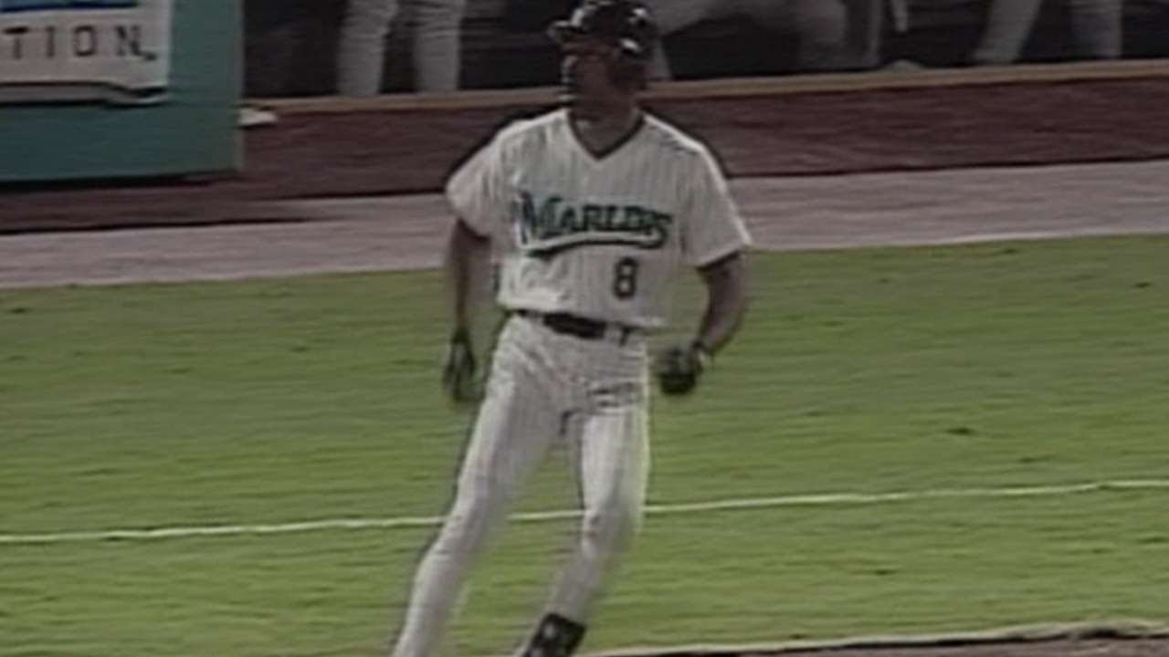 アンドレ ドーソンのハイライト 80年代を代表する外野手の1人 野球のメディア アンドレ ドーソンのハイライト 80年代を代表する外野手の1人 野球のメディア