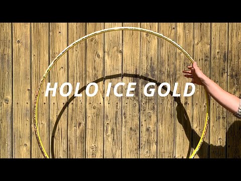 Dieses Video zeigt unser Performance Hula Hoop Modell &quot;Holo Ice Gold&quot; in Bewegung bei Sonnenlicht. Tapes: 12 mm yellow grip / holo ice goldFür den ganz große...