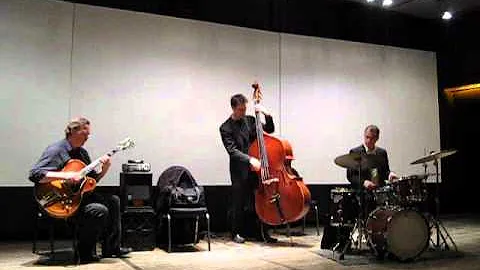dave laing trio body and soul.wmv