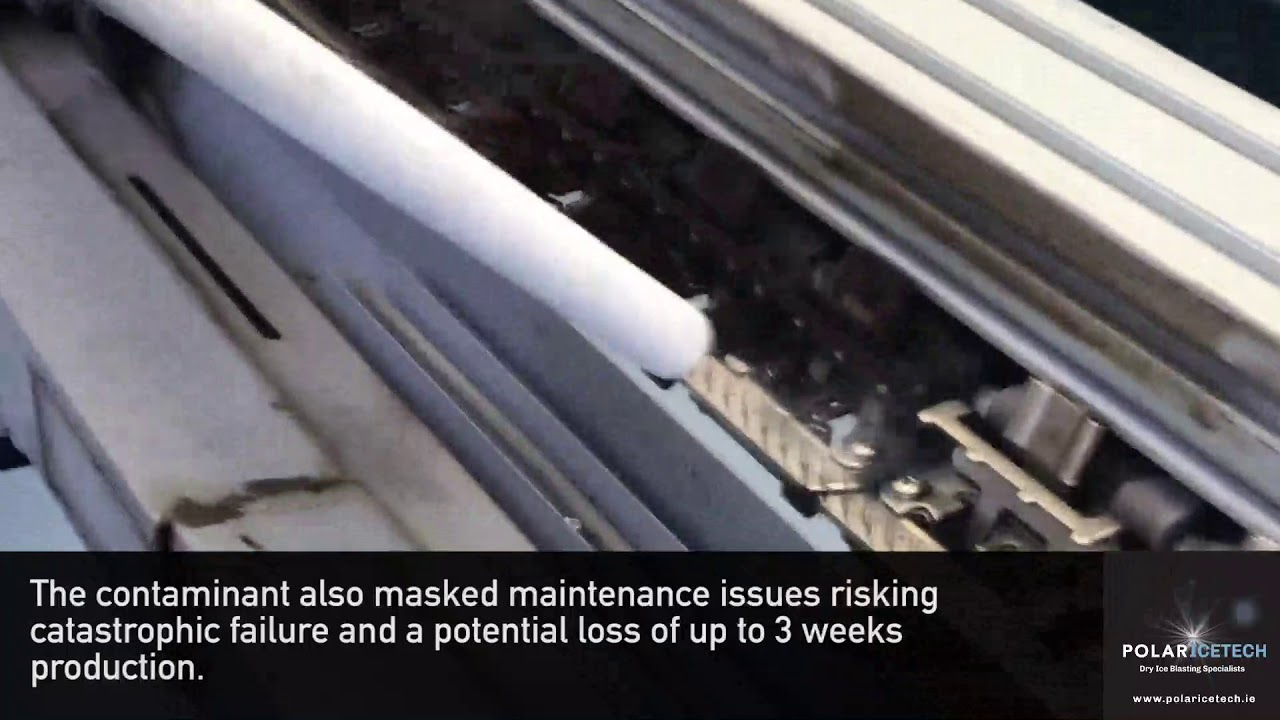 Dry Ice Blasting on Conveyor Belt in the Textiles Industry