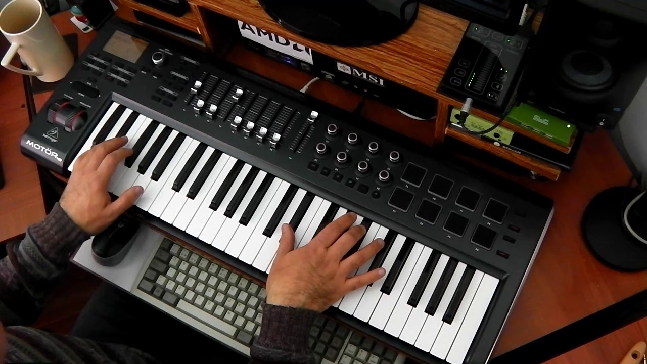 Whisper from the edge - Echo Digital Audio ECHO2 Behringer Motor49 Korg Polysix Superteclados.com