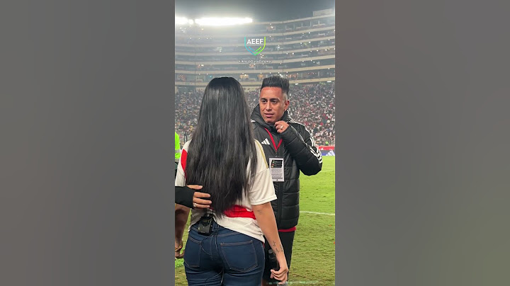 Daniela Darcourt saludó a Cuevita y Carrillo previo al Perú vs Paraguay