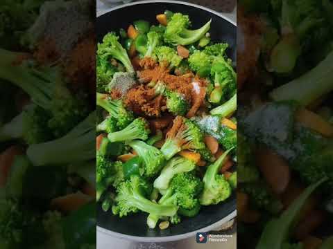 Video: Vitamin Slankende Brokkoli Salat Med Grønnsaker