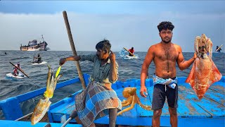 You Won’t Believe the Squid They Caught! 🦑🌊 | Dangerous Deep Sea Squid Fishing