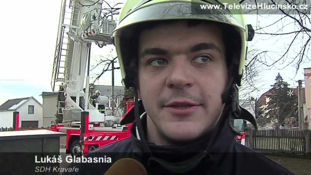 Kravaře: zásah hasičů - nahnutí věžičky na kostele v Kravařích Koutech (17.12.2011)