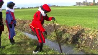 Sinterklaas 2011 Akkrum Nes, Zwarte Piet gaat Fierljeppen