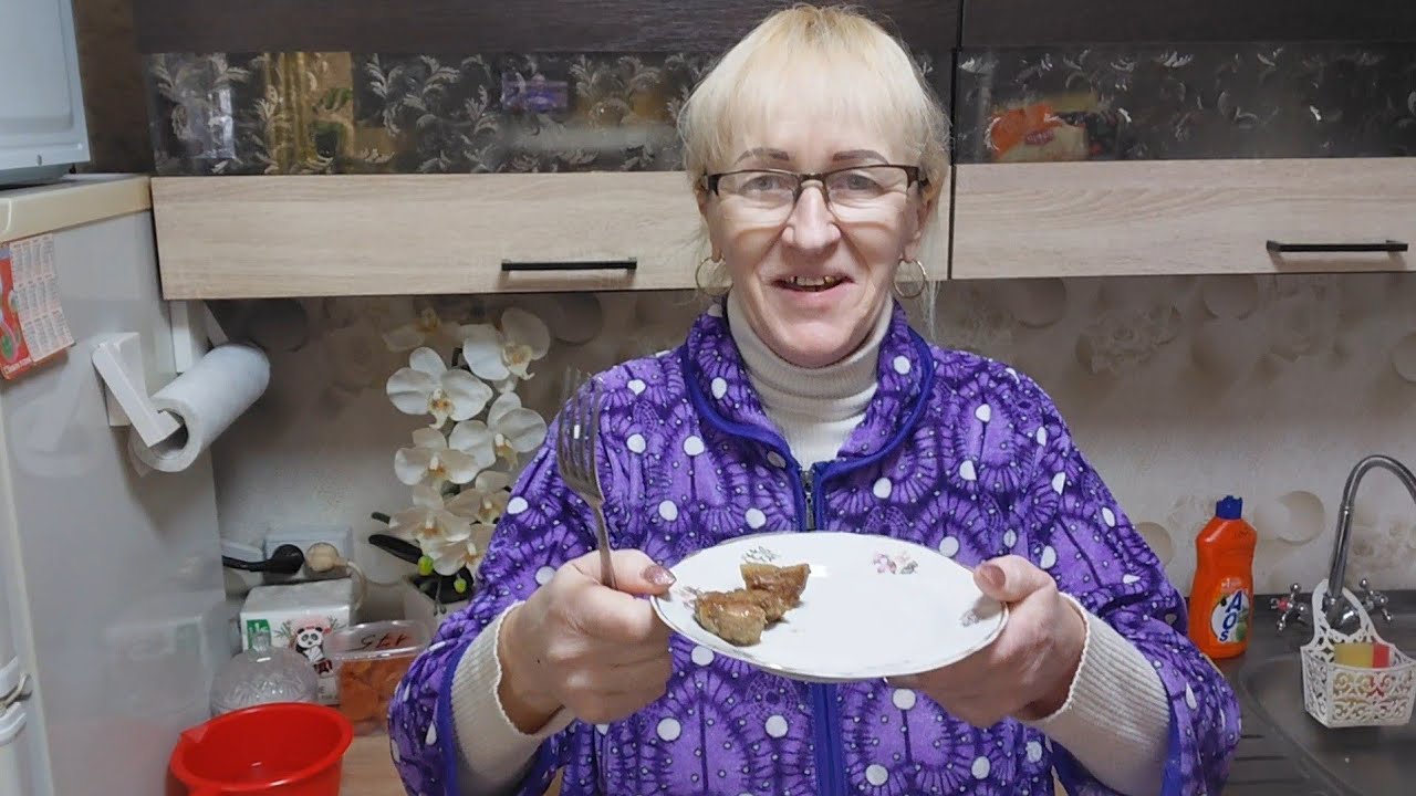 Мои будни. Готовлю бычьи яйца. Опять рассада. Пеку слойки.