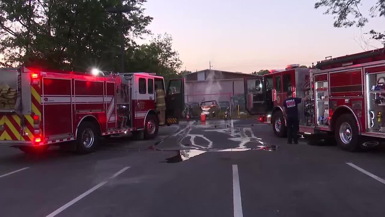 Mobile Fire-Rescue responds to fire involving vehicles - YouTube