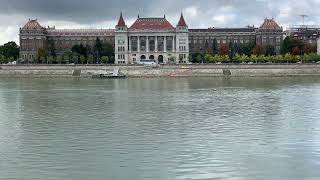 Information Budapest University of Technology and Economics across Danube by Iphone XS Max telephoto cam 4K uhd Guide