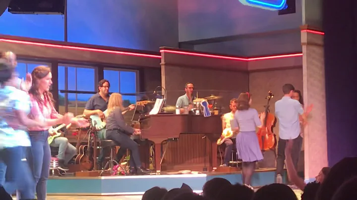 Final Waitress bow: Colleen Ballinger, Todrick Hal...