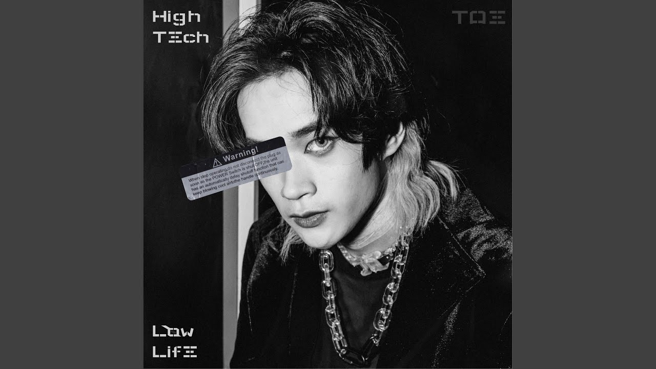 Assista a 伸展台 (intro) no YouTube Assista a 伸展台 (intro) no YouTube