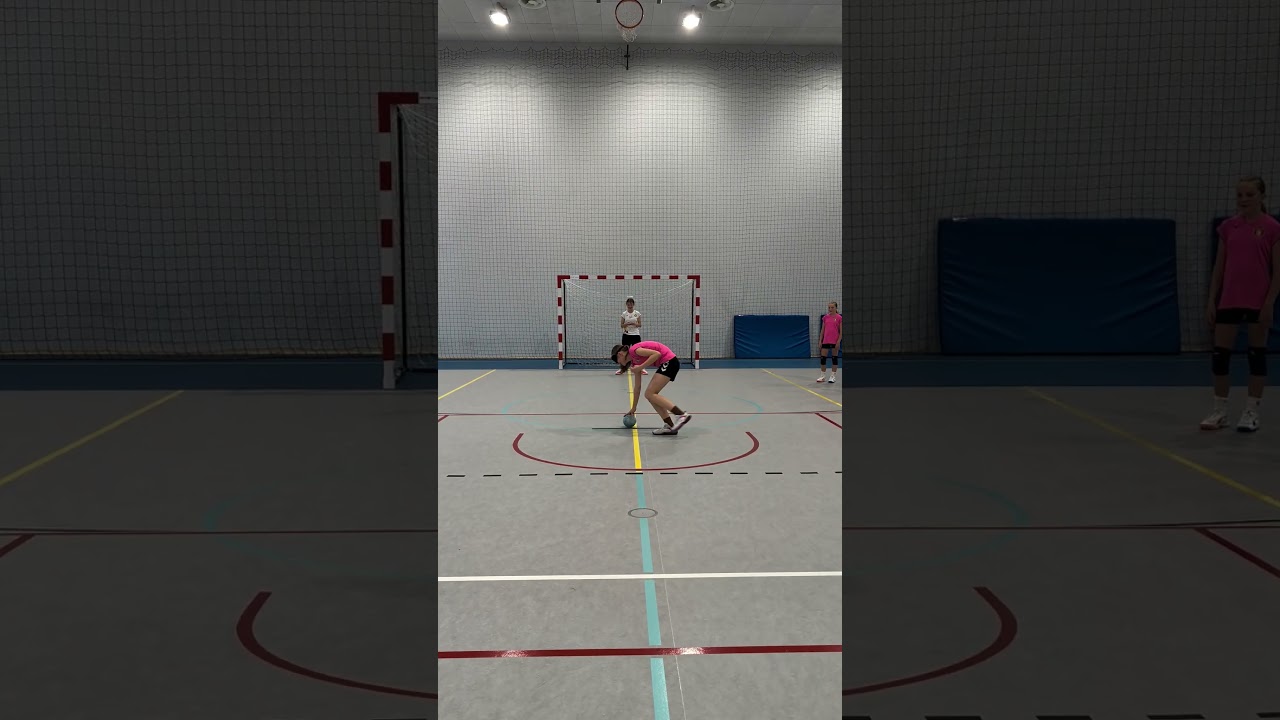 Rzuty karne w ciemno? 🫣 #koronahandball #kielce #pilkareczna #handball #challenge
