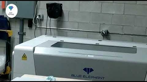 The American customer is using our ELE1325 cnc machine to process wooden crafts in his own studio.