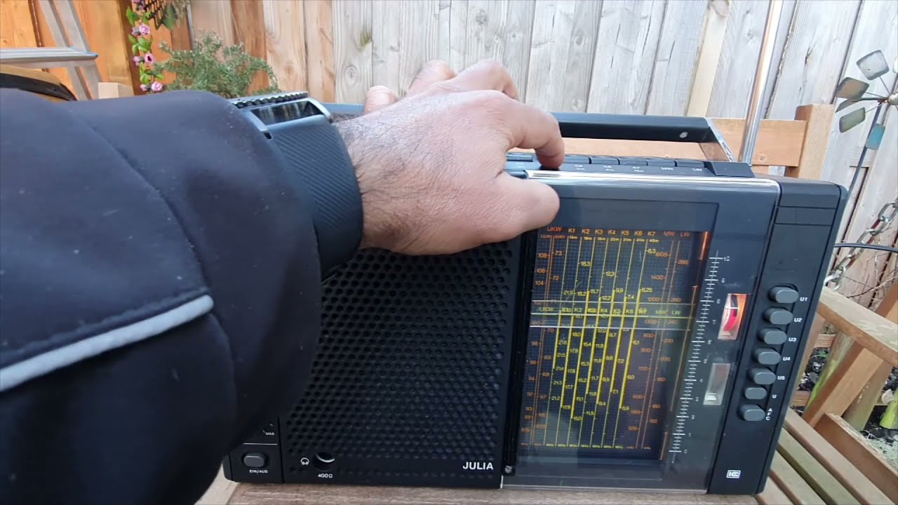 ITC Julia Vintage World Radio Receiver - Made in Poland 1979