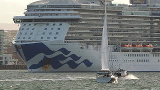 Cruise Ship ROAYAL PRINCESS Departs Auckland