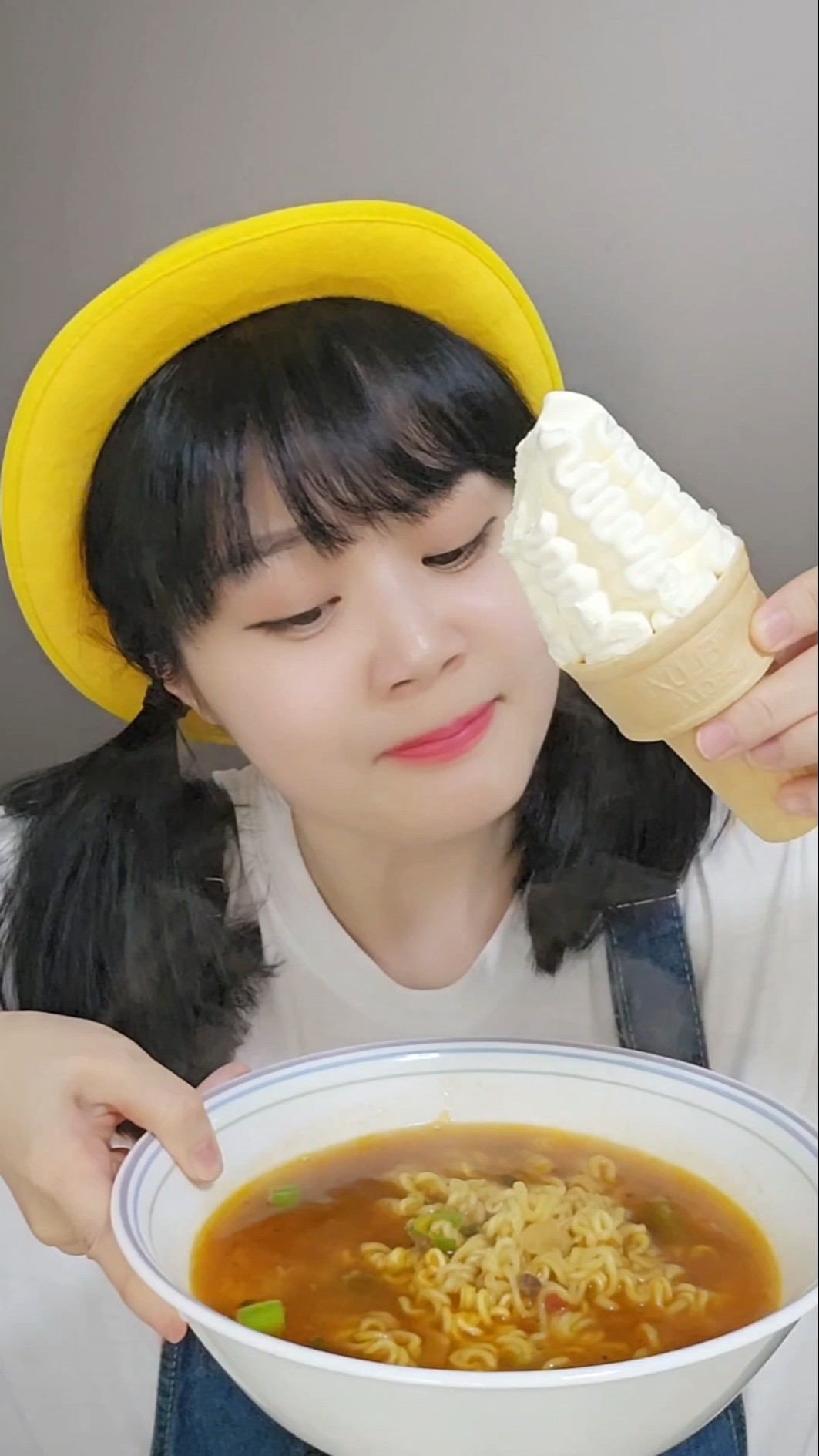 [Vowel]내가 면을 먹는 방법??How I Eat Noodles#funny #shorts