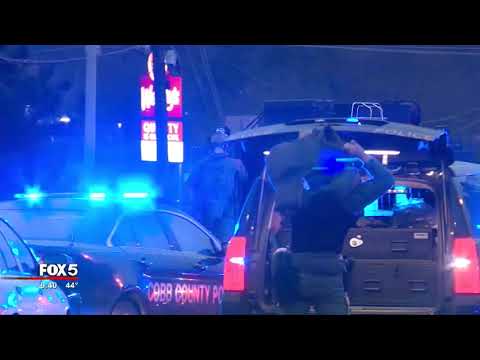 suspect-arrested-after-cobb-county-gas-station-standoff